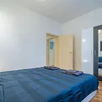 Modern And Calm 2Bdrm Apt In City Centre