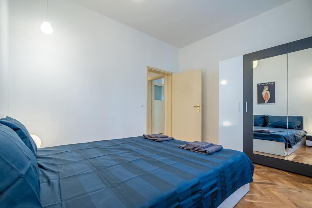 Modern And Calm 2bdrm In Centre Apartment Sofia