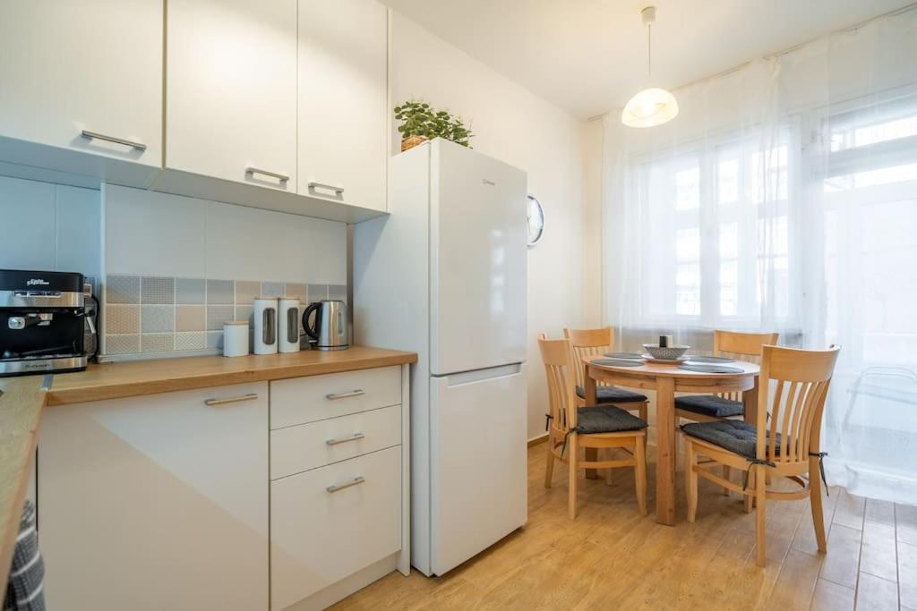 Modern And Calm 2bdrm In Centre * Sofia