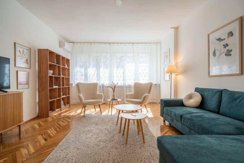 Modern And Calm 2bdrm In Centre Apartment Sofia