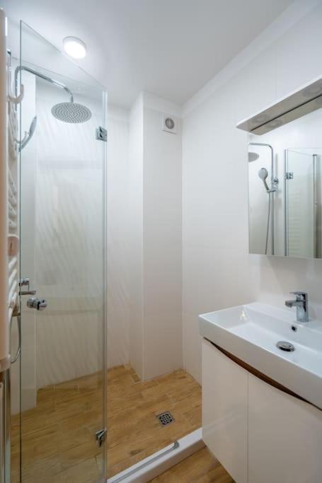 Apartament Modern And Calm 2bdrm In Centre *
